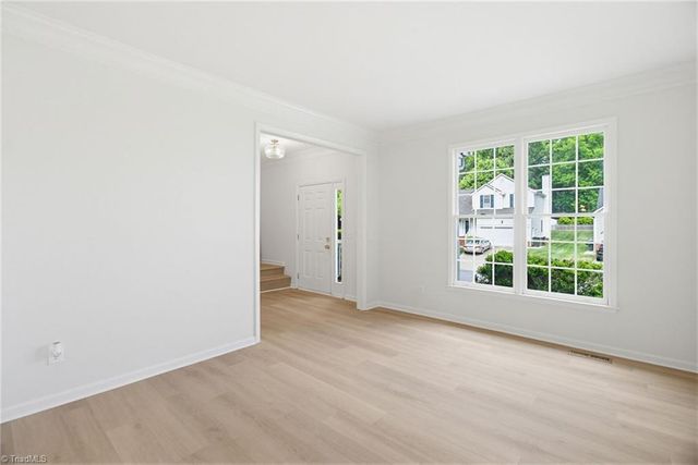 1 Top Ridge Court, Greensboro, NC 27407