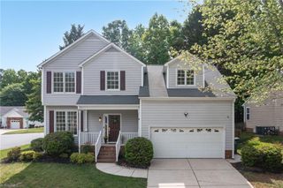 1 Top Ridge Court, Greensboro, NC 27407