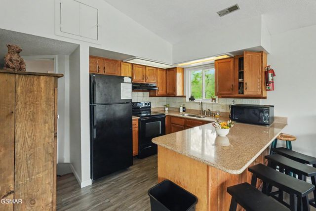 1030 Fox Tail Trail, Gatlinburg, TN 37738