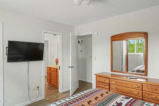 1030 Fox Tail Trail, Gatlinburg, TN 37738