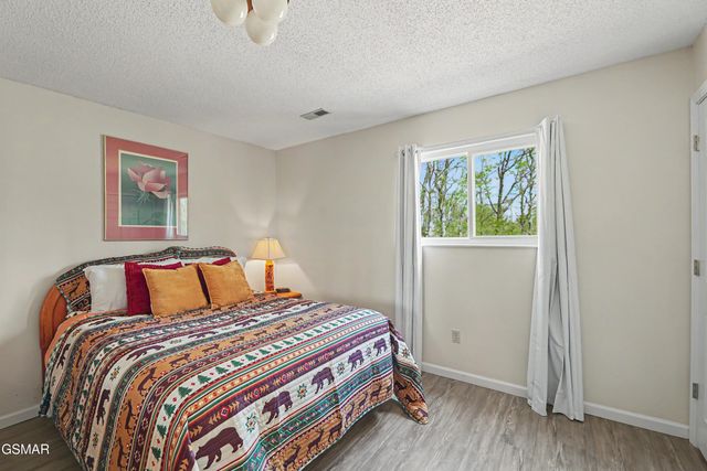 1030 Fox Tail Trail, Gatlinburg, TN 37738