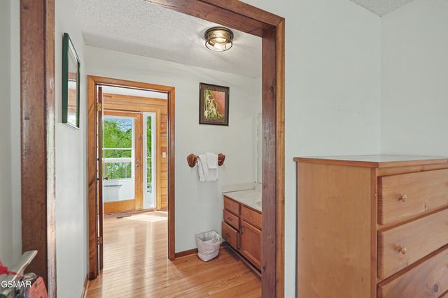 1030 Fox Tail Trail, Gatlinburg, TN 37738