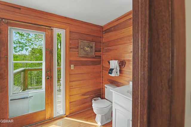 1030 Fox Tail Trail, Gatlinburg, TN 37738