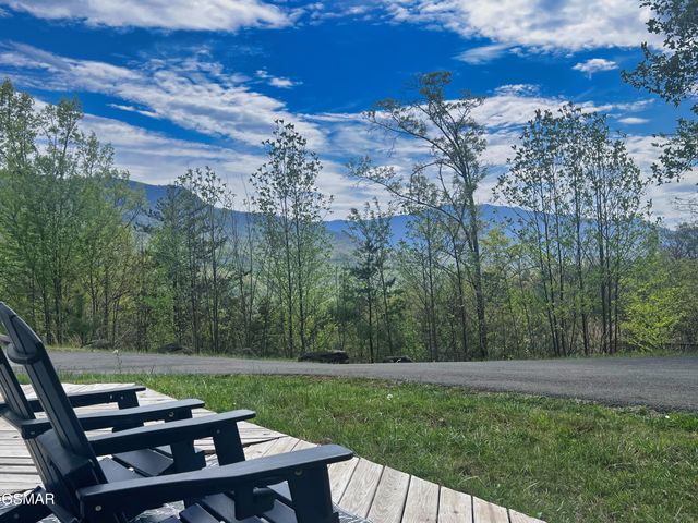 1030 Fox Tail Trail, Gatlinburg, TN 37738