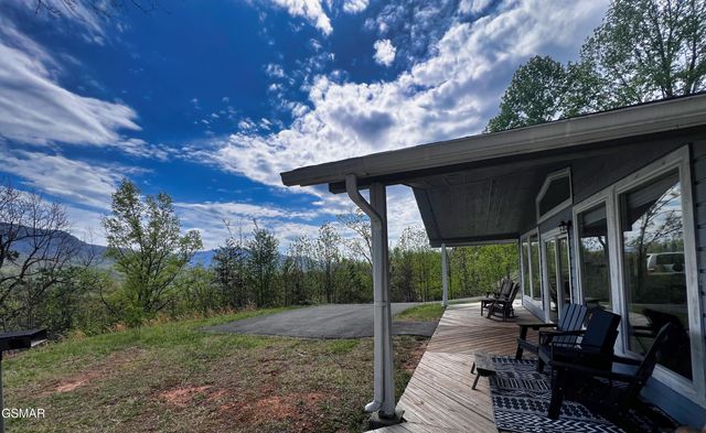 1030 Fox Tail Trail, Gatlinburg, TN 37738