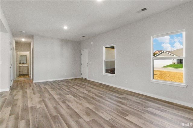 5670 Hillside Trail, Newburgh, IN 47630