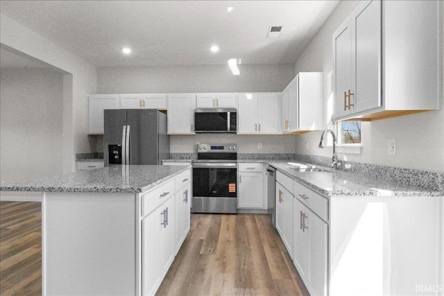 5670 Hillside Trail, Newburgh, IN 47630