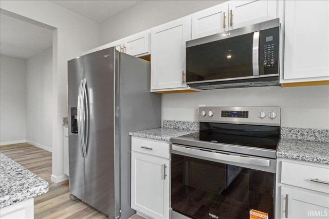 5670 Hillside Trail, Newburgh, IN 47630