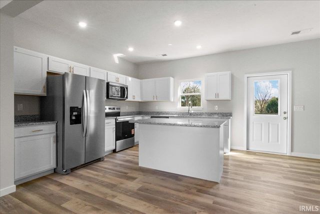 5670 Hillside Trail, Newburgh, IN 47630