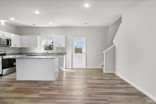 5670 Hillside Trail, Newburgh, IN 47630