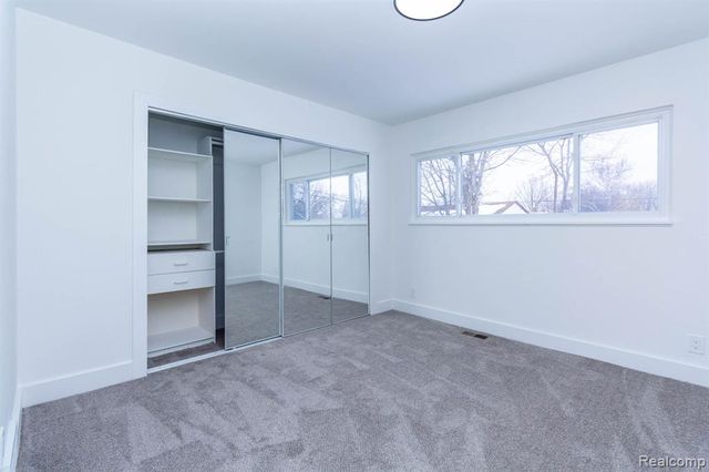 2435 Serra Drive, Sterling Heights, MI 48310