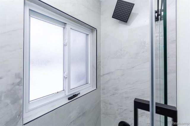 2435 Serra Drive, Sterling Heights, MI 48310