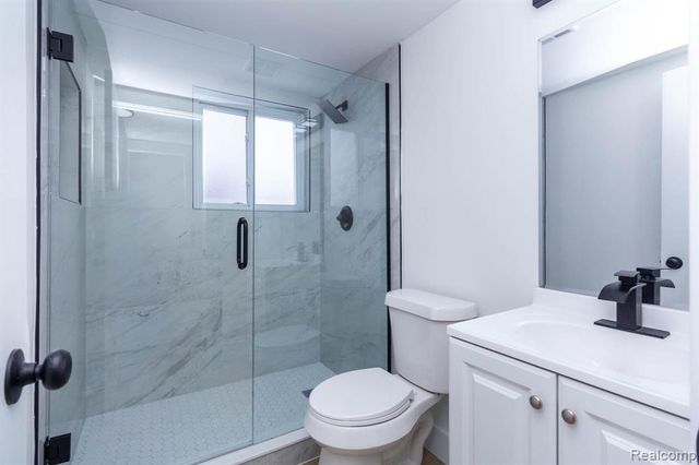 2435 Serra Drive, Sterling Heights, MI 48310