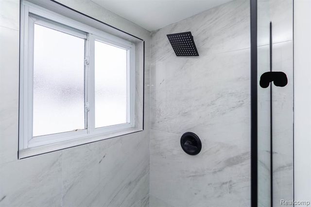 2435 Serra Drive, Sterling Heights, MI 48310