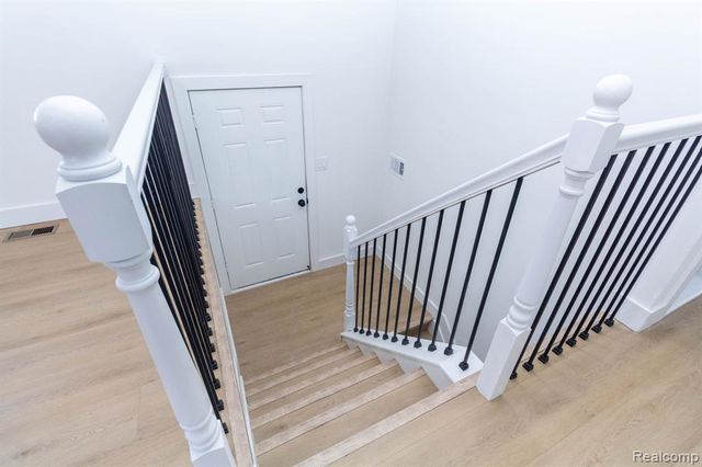 2435 Serra Drive, Sterling Heights, MI 48310