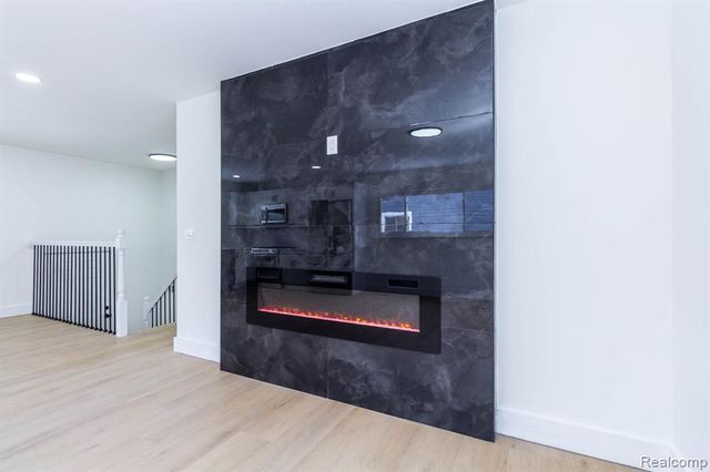 2435 Serra Drive, Sterling Heights, MI 48310