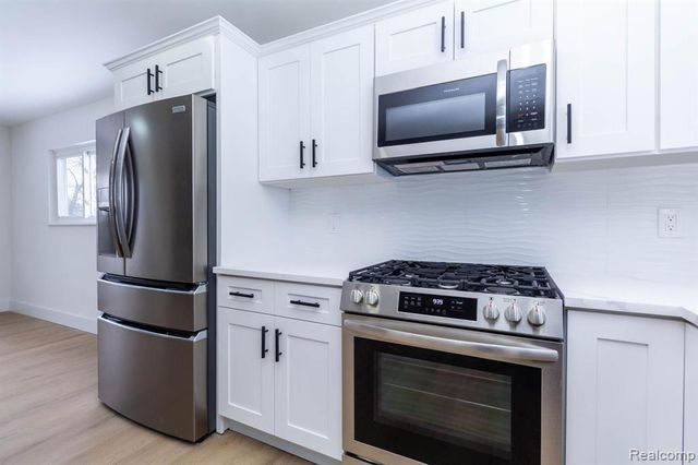 2435 Serra Drive, Sterling Heights, MI 48310