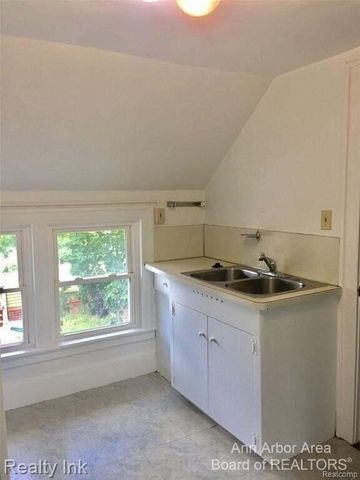 627 N Adams, Ypsilanti, MI 48197