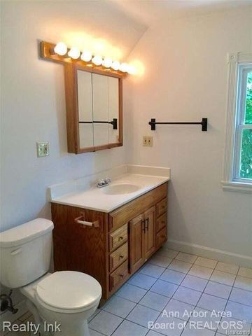 627 N Adams, Ypsilanti, MI 48197