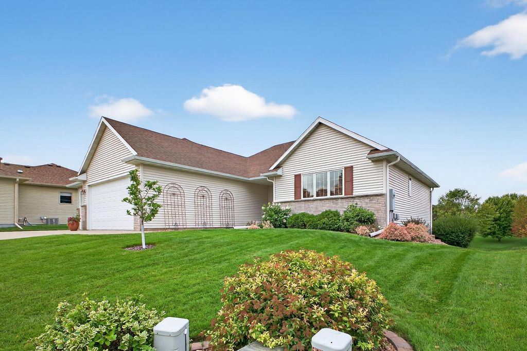 3479 Hart Lane SW, Rochester, MN 55902