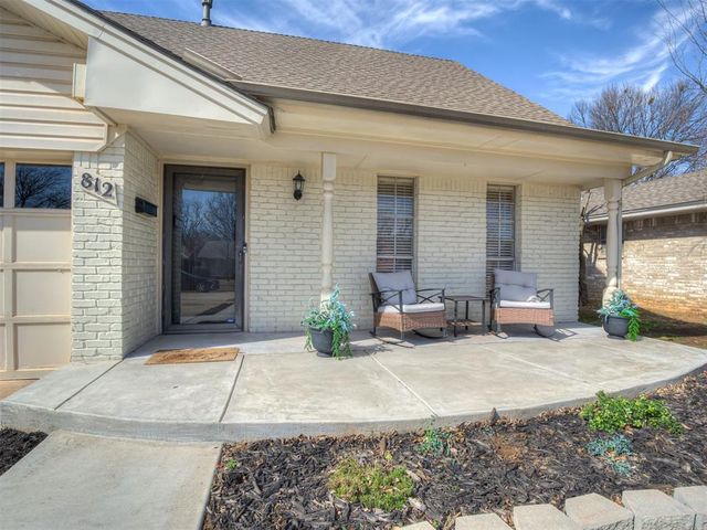 812 E Annie Court, Norman, OK 73069