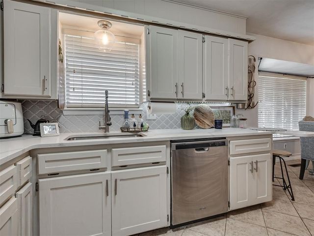 812 E Annie Court, Norman, OK 73069