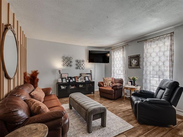 812 E Annie Court, Norman, OK 73069