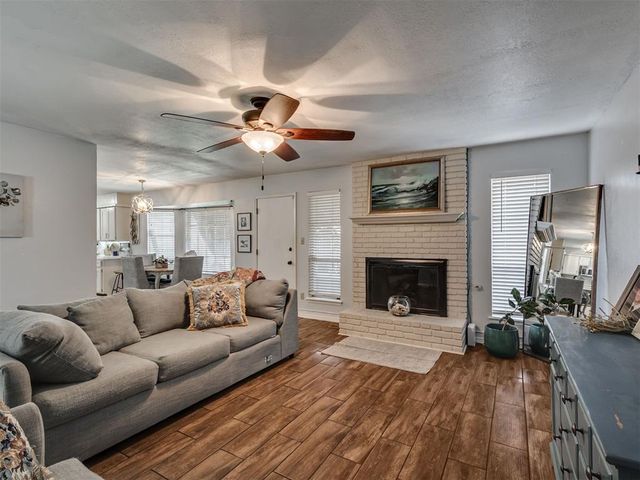 812 E Annie Court, Norman, OK 73069