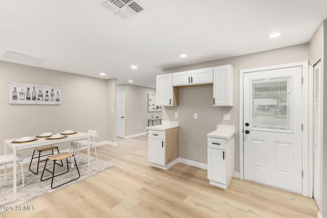 2011 N 51ST Drive, Phoenix, AZ 85035