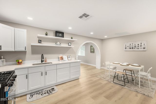 2011 N 51ST Drive, Phoenix, AZ 85035