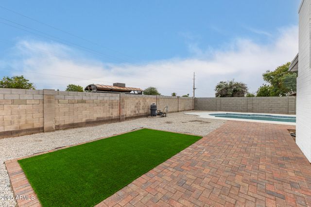 2011 N 51ST Drive, Phoenix, AZ 85035