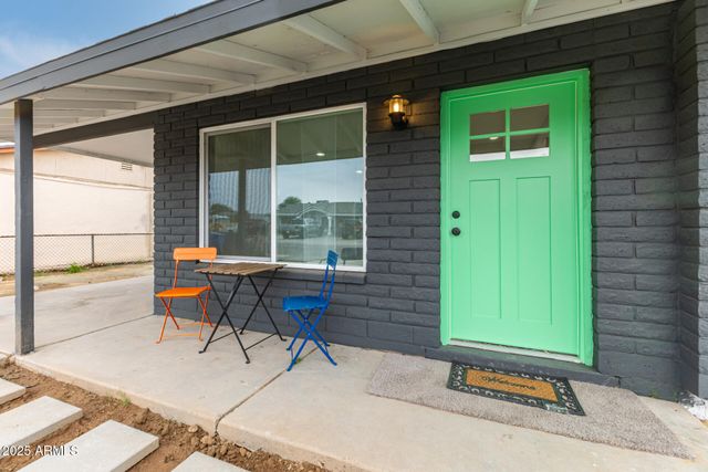 2011 N 51ST Drive, Phoenix, AZ 85035