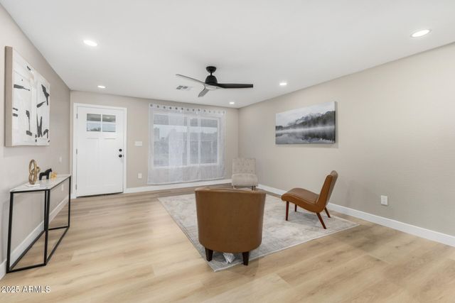 2011 N 51ST Drive, Phoenix, AZ 85035