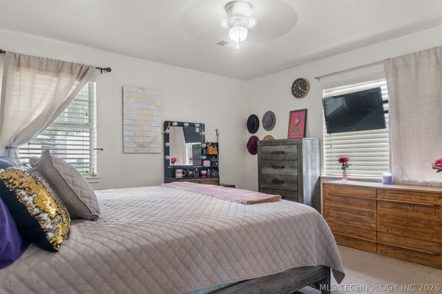 703 McCarley, Colbert, OK 74733