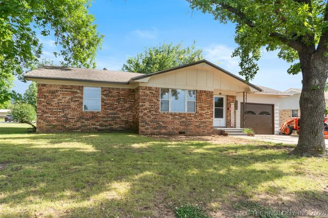 703 McCarley, Colbert, OK 74733