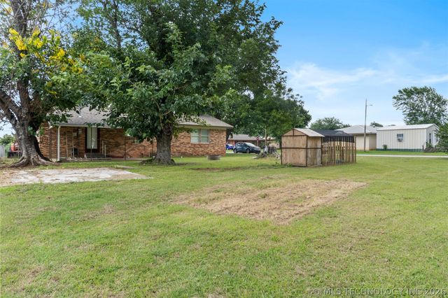 703 McCarley, Colbert, OK 74733
