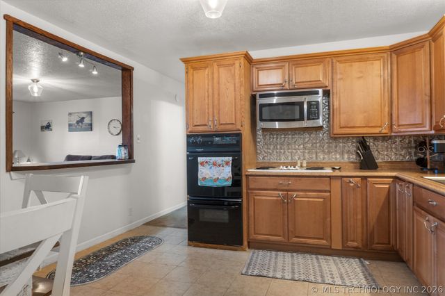 703 McCarley, Colbert, OK 74733