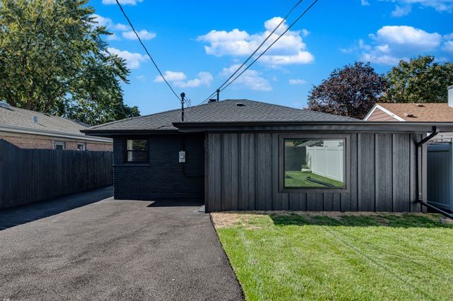 7715 S Kilpatrick Avenue, Chicago, IL 60652