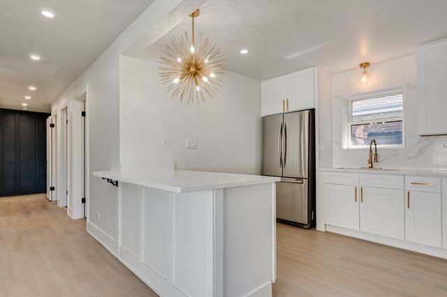 7715 S Kilpatrick Avenue, Chicago, IL 60652