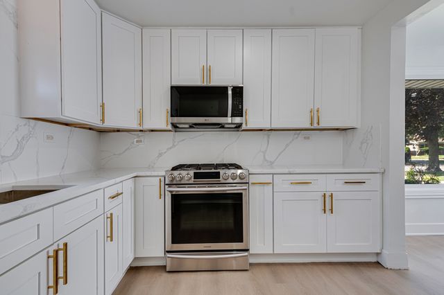7715 S Kilpatrick Avenue, Chicago, IL 60652
