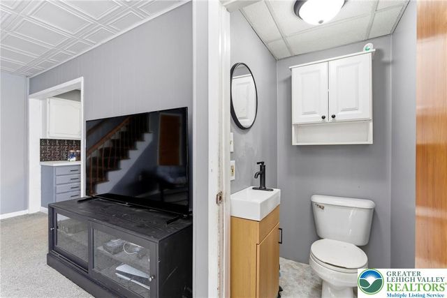 201 Fairview Street, Franklin Twp, PA 18235