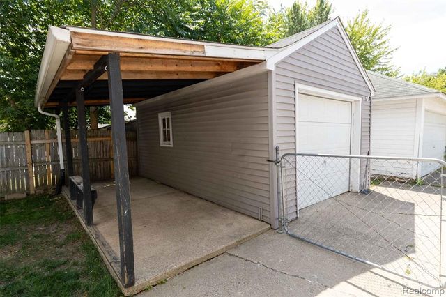 2117 Swayze Street, Flint, MI 48503