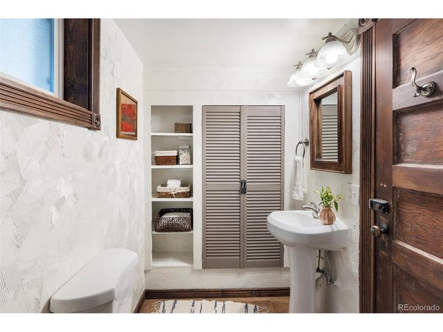 917 Cook St, Denver, CO 80206