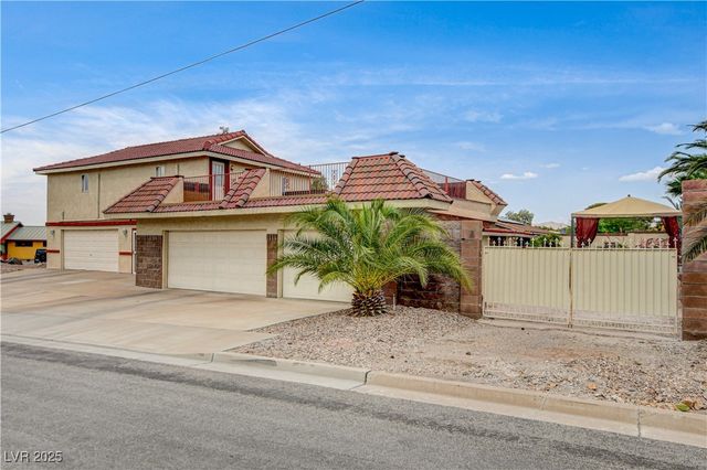 301 East Longacres Drive, Henderson, NV 89015