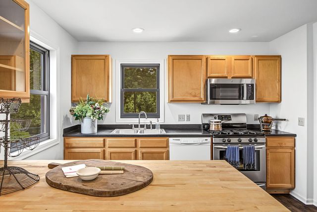 225 Mount Hope Drive, Saint Paul, MN 55107