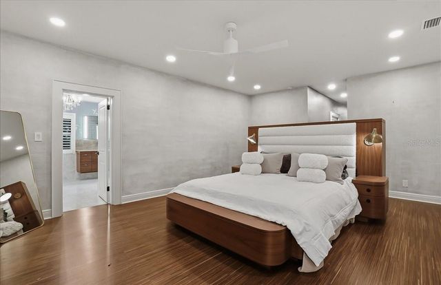 2313 W BRISTOL AVENUE, Tampa, FL 33609