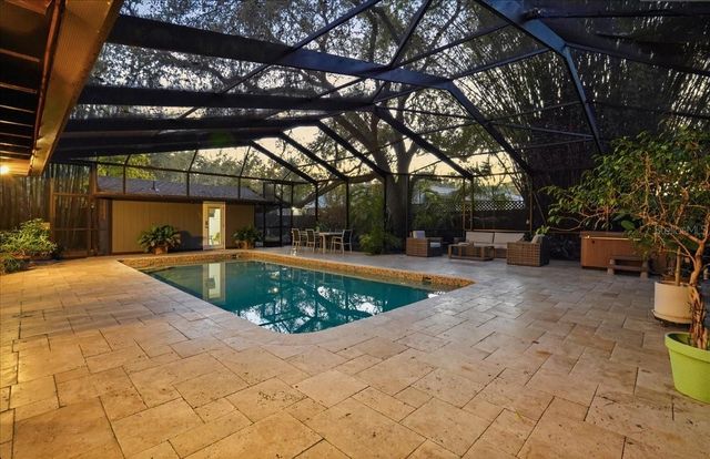 2313 W BRISTOL AVENUE, Tampa, FL 33609