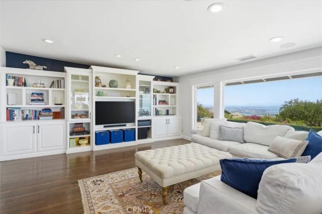1 Diamonte Lane, Rancho Palos Verdes, CA 90275