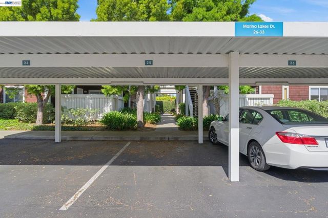 22 Marina Lakes Dr, Richmond, CA 94804
