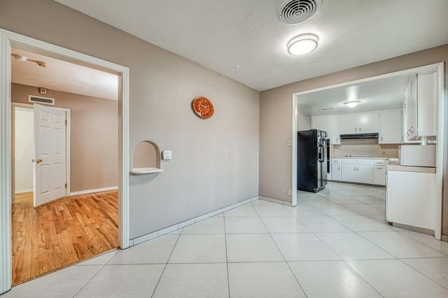 542 W Harvard, Fresno, CA 93705